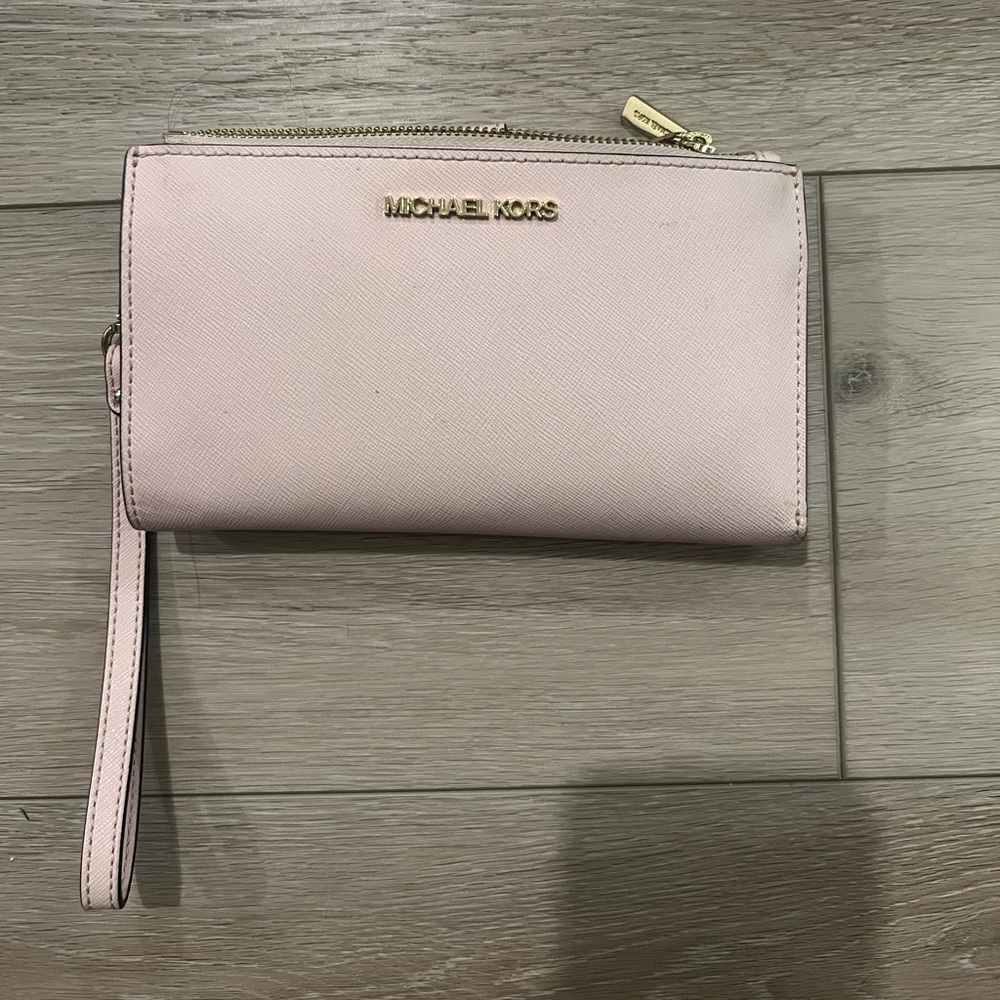 Michael Kors Light Pink Wristlet Clutch